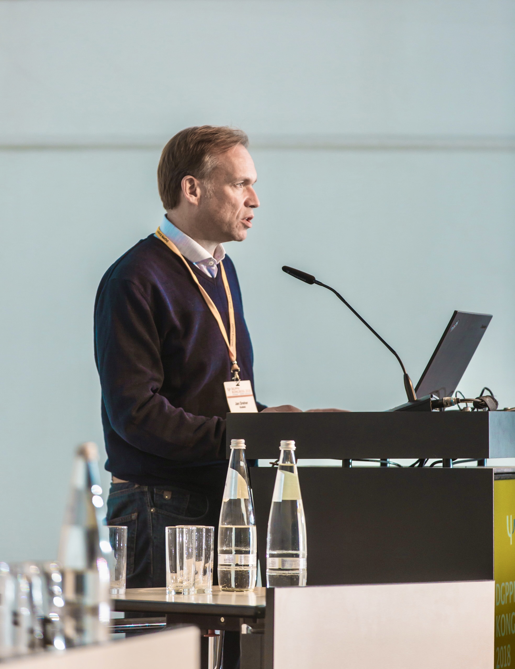 Dr. Jan Dreher beim Vortrag